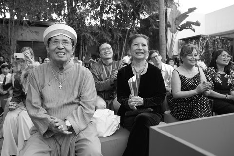 Đám cưới Thảo & Paul tại The Deck Saigon ở TP.HCM — ảnh 21