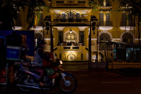Mai & Chris wedding at Ho Chi Minh City Museum of Fine Art in TP.HCM — photo 26