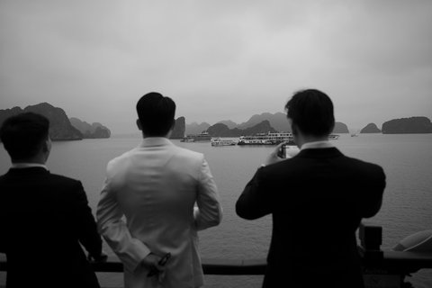 Uyên & Quân wedding at La Regina Cruise Ha Long in Quảng Ninh — photo 3