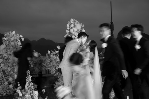 Uyên & Quân wedding at La Regina Cruise Ha Long in Quảng Ninh — photo 23