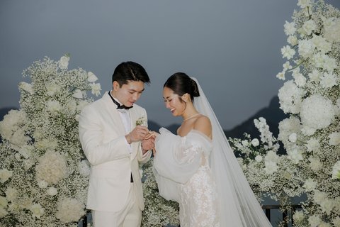 Uyên & Quân wedding at La Regina Cruise Ha Long in Quảng Ninh — photo 17