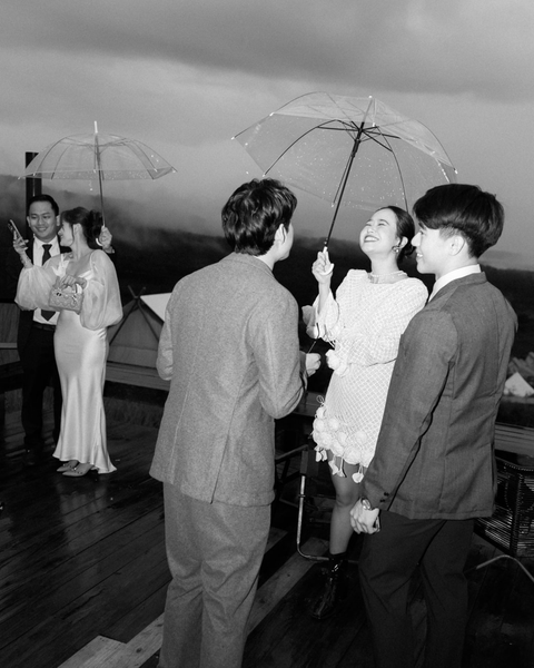 Getting married in the rain? Here're some tips to make the most of it — photo 23