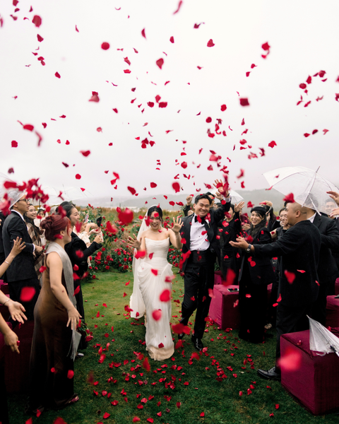 Getting married in the rain? Here're some tips to make the most of it — photo 22