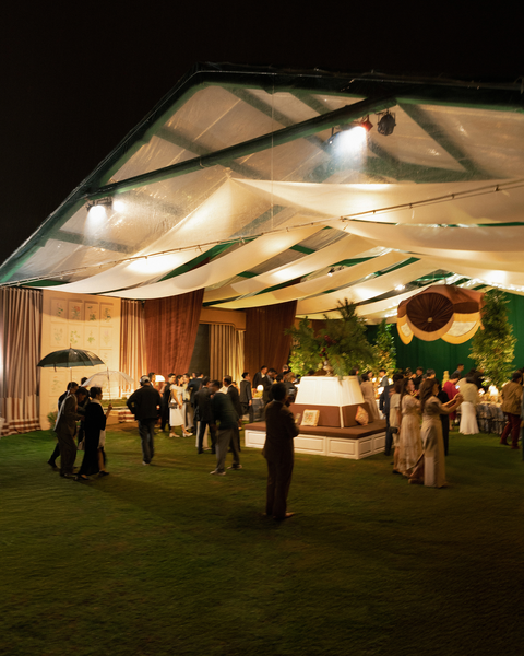 Getting married in the rain? Here're some tips to make the most of it — photo 7