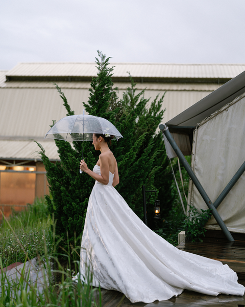 Getting married in the rain? Here're some tips to make the most of it — photo 15