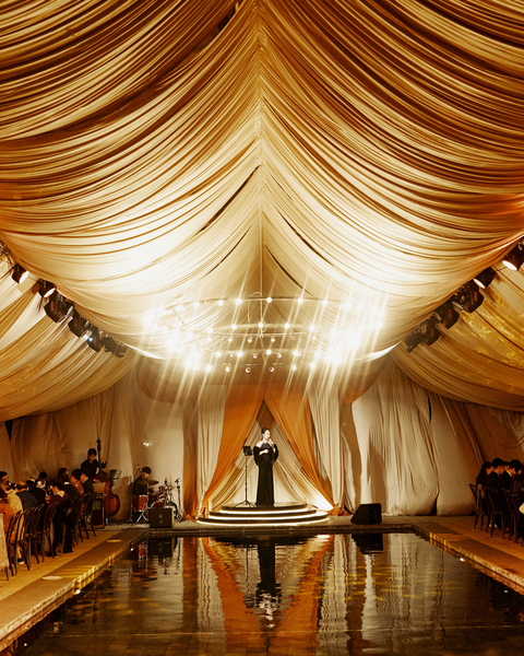 Getting married in the rain? Here're some tips to make the most of it — photo 9