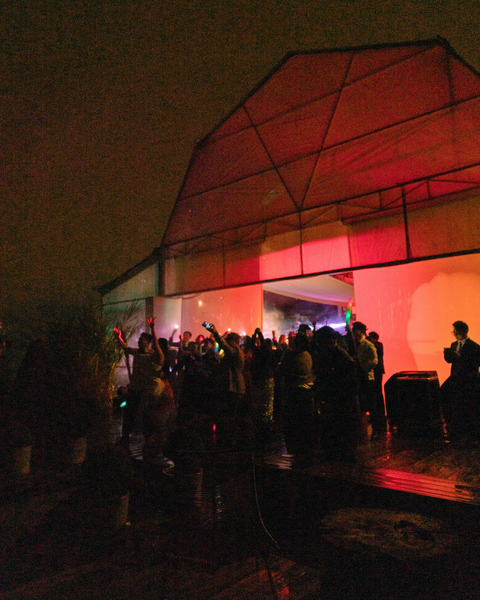 Getting married in the rain? Here're some tips to make the most of it — photo 7