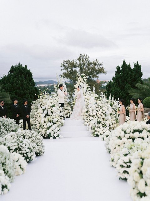 Hân & Kiệt wedding at Dalat Palace Heritage Hotel in Đà Lạt — photo 15