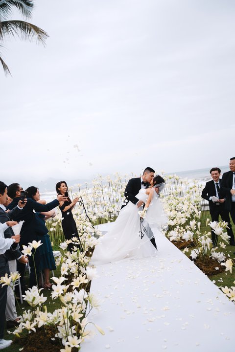 Kim & Richard wedding at Hyatt Regency Danang Resort and Spa in Đà Nẵng — photo 18