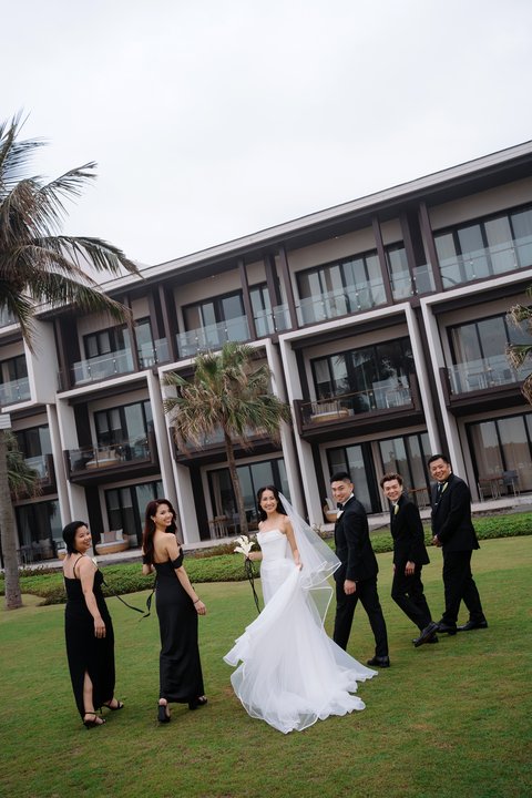 Kim & Richard wedding at Hyatt Regency Danang Resort and Spa in Đà Nẵng — photo 21