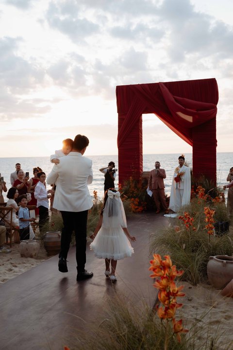 Ryan & Mario wedding at OCSEN Beach Bar & Club in Phú Quốc — photo 23