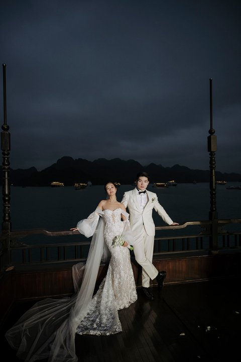 Uyên & Quân wedding at La Regina Cruise Ha Long in Quảng Ninh — photo 24