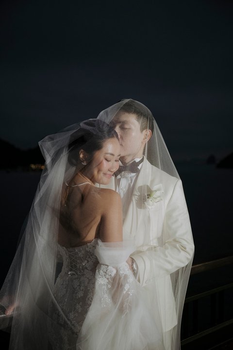 Uyên & Quân wedding at La Regina Cruise Ha Long in Quảng Ninh — photo 25
