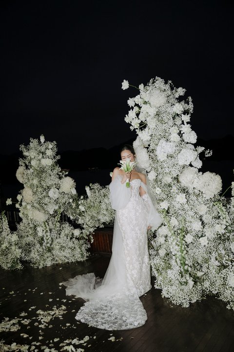 Uyên & Quân wedding at La Regina Cruise Ha Long in Quảng Ninh — photo 27