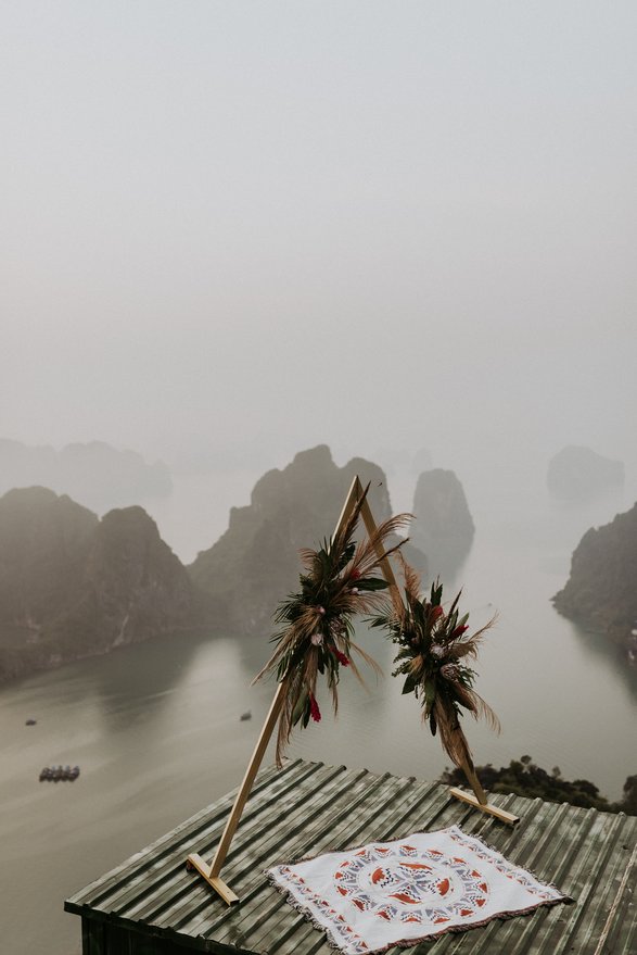 PHONG & HOÀNG